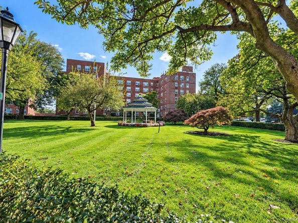 210 Pelham Road 4D, New Rochelle NY 10805