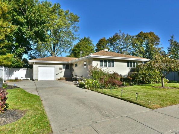 4 Primrose Avenue, Hicksville NY 11801