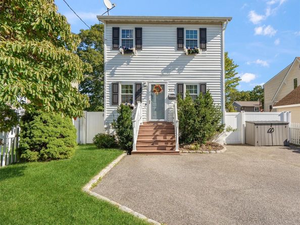 422 Myrtle Avenue, West Islip NY 11795