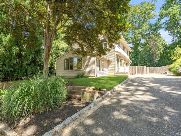 16 Westview Road, Northport NY 11768
