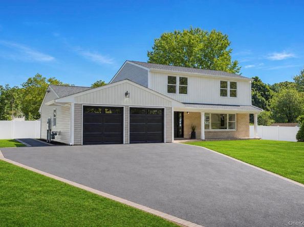 25 Crater Lake Drive, Coram NY 11727