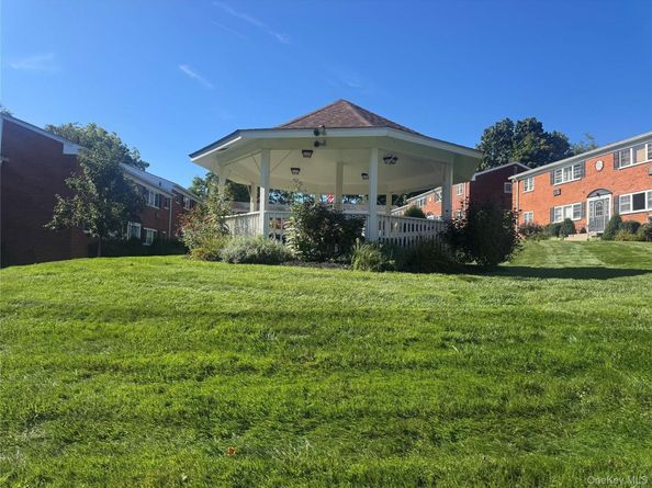 1879 Crompond Road F6, Peekskill NY 10566