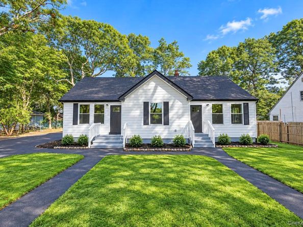 11 1st Place, Mastic NY 11950
