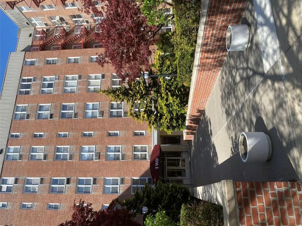 2 Sadore Lane 5Z, Yonkers NY 10710