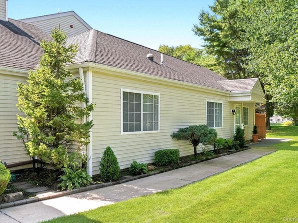 156 Farm House Court, Manorville NY 11949