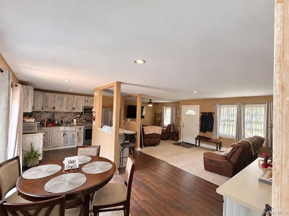 39 Orchid Road, East Patchogue NY 11772