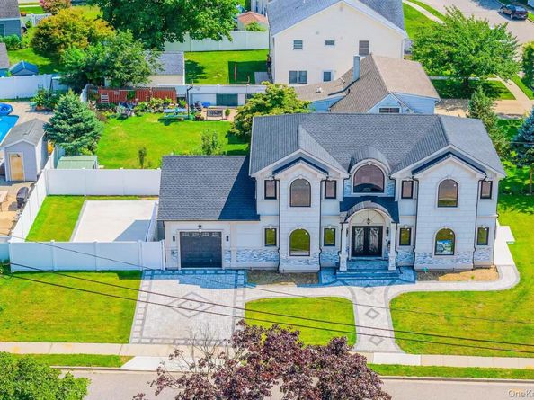 16 Violet Avenue, Hicksville NY 11801