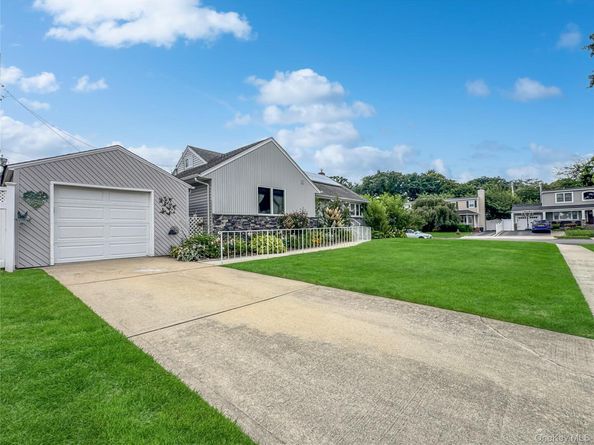 2810 Charles Road, Wantagh NY 11793