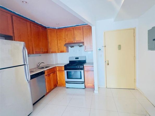 14228 37th Avenue 3D, Flushing NY 11354
