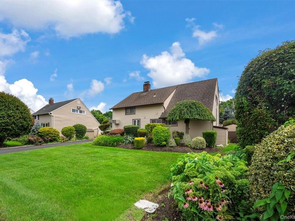 77 Pilgrim Lane, Westbury NY 11590