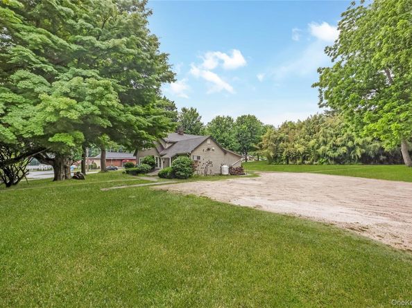 645 Middle Country Road, Middle Island NY 11953