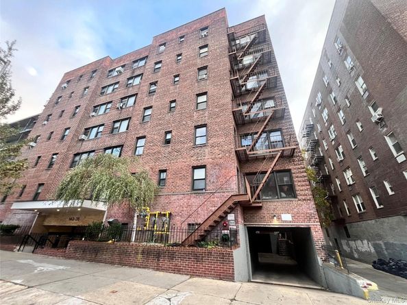 143-36 Barclay Ave 6C, Flushing NY 11355