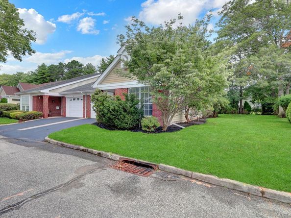 29 Glen Drive, Ridge NY 11961