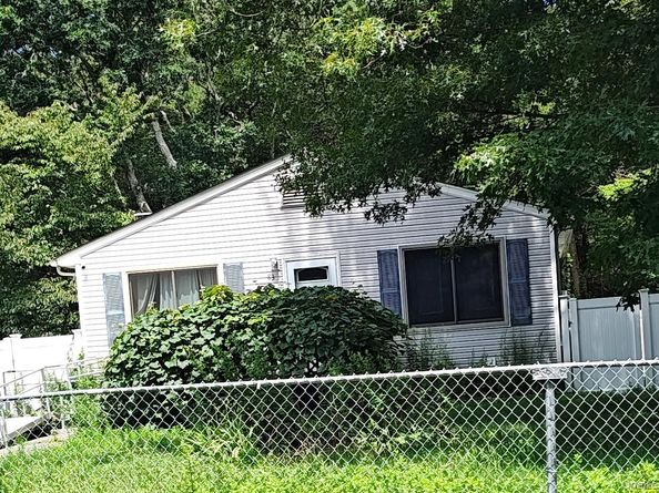 83 Norfleet Lane, Coram NY 11727