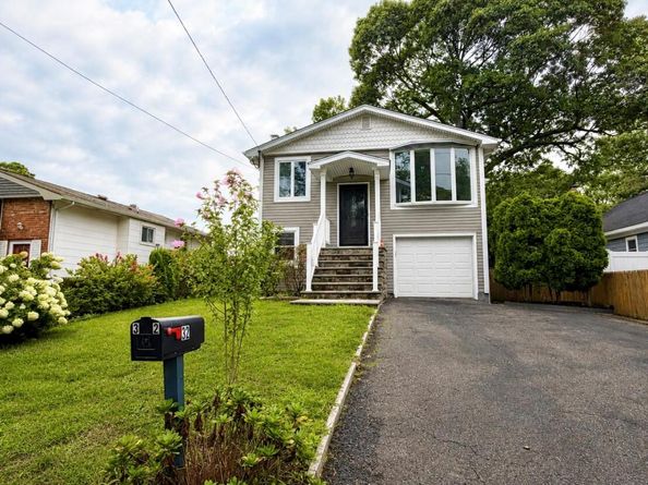 32 Dorchester Road, Ronkonkoma NY 11779