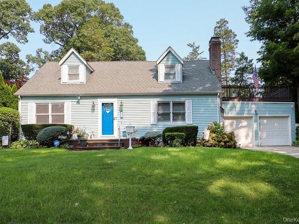 40 Plymouth Drive S, Glen Head NY 11545