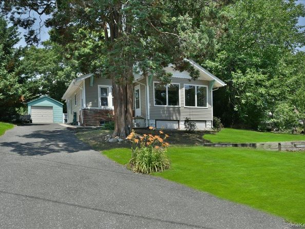 3 School Street, Ronkonkoma NY 11779