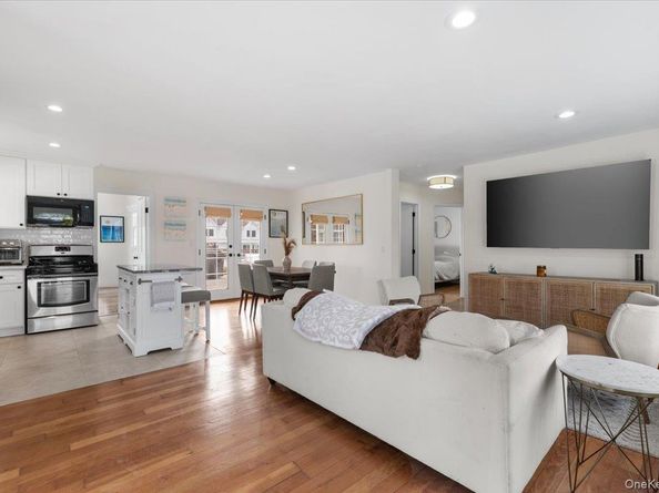 7 Whiting Road, East Quogue NY 11942