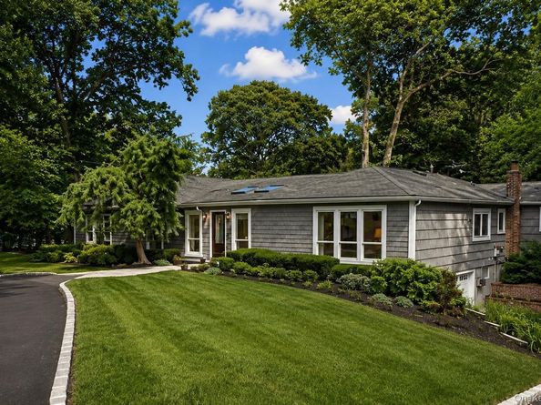 4 Durham Drive, Dix Hills NY 11746