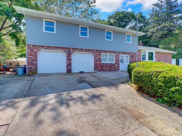 6 Stonington Circle, Wheatley Heights NY 11798