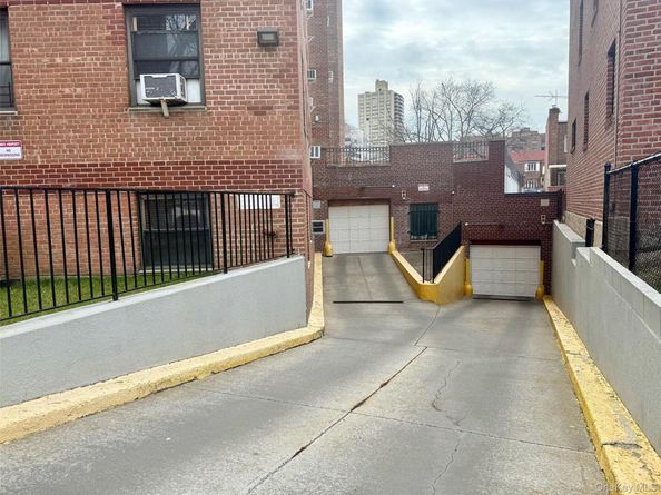 6434 102nd Street 9Z, Rego Park NY 11374