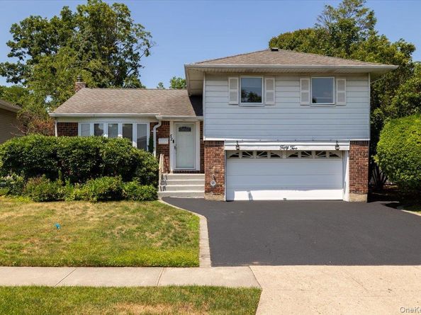 52 Blanche Street, Plainview NY 11803