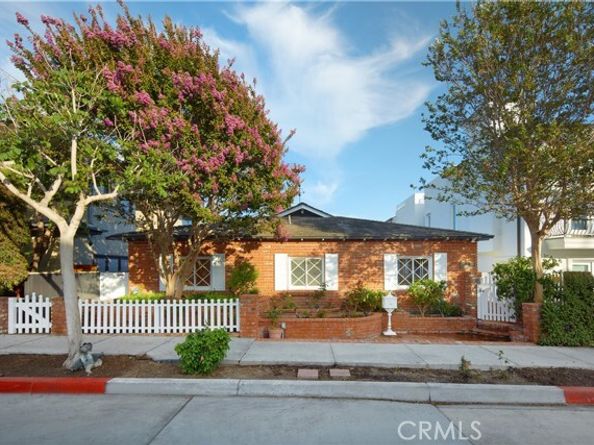 216 Poppy Avenue, Corona Del Mar (newport Beach) CA 92625
