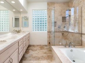 9618 Claiborne Square, La Jolla (san Diego) CA 92037