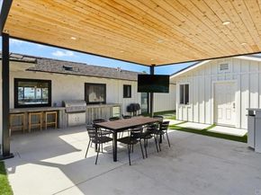 3170 Falcon Drive, Carlsbad CA 92008
