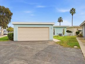 3747 Vista Campana 35, Oceanside CA 92057