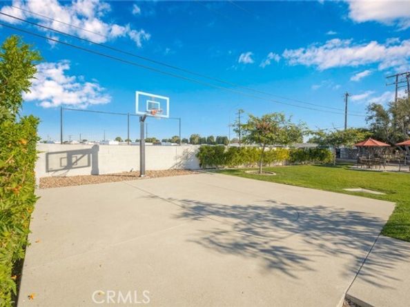 13671 Annandale Drive 11J, Seal Beach CA 90740