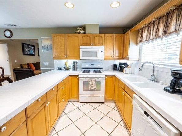 24532 Corta Cresta Drive, Lake Forest (el Toro) CA 92630