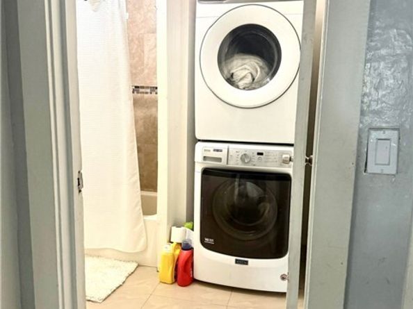 10712 Sherman, Sun Valley (los Angeles) CA 91352