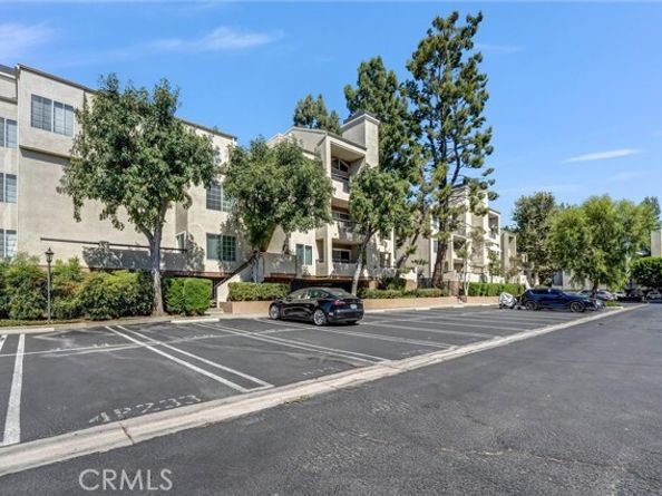 5500 Owensmouth Ave 122, Woodland Hills (los Angeles) CA 91367