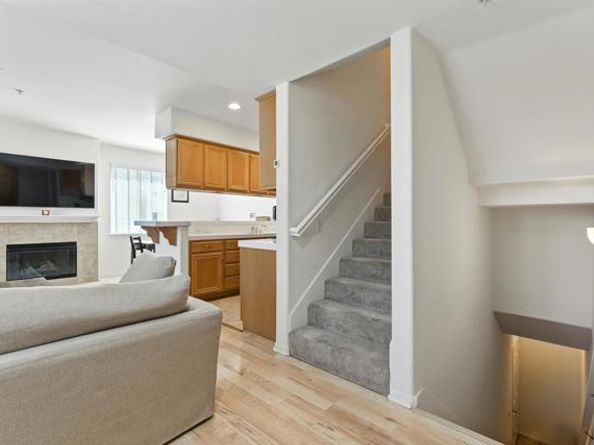 13009 Evening Creek Drive 8, San Diego CA 92128