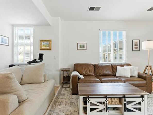 13009 Evening Creek Drive 8, San Diego CA 92128