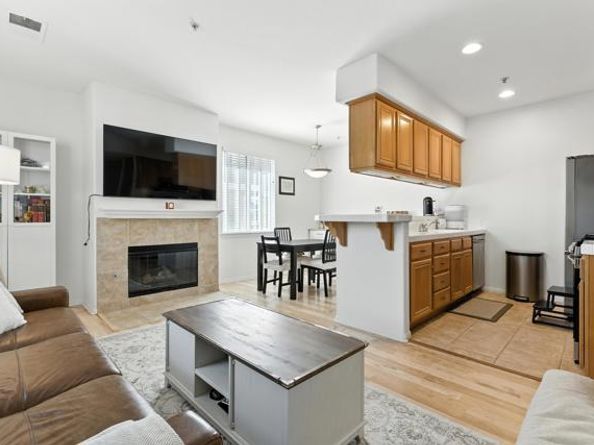 13009 Evening Creek Drive 8, San Diego CA 92128