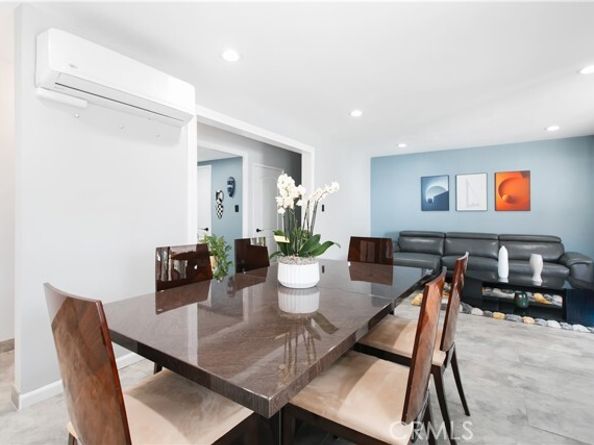 8527 Casaba Avenue, Winnetka (los Angeles) CA 91306