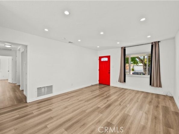 8900 Hazeltine Ave, Panorama City (los Angeles) CA 91402