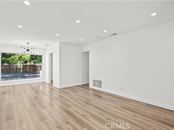 8900 Hazeltine Ave, Panorama City (los Angeles) CA 91402