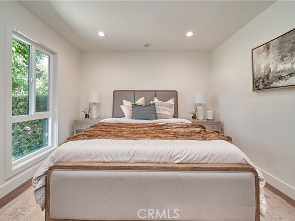 9604 Swinton, North Hills (los Angeles) CA 91343