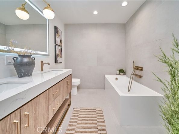 9604 Swinton, North Hills (los Angeles) CA 91343