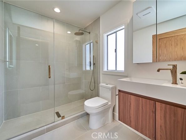 9604 Swinton, North Hills (los Angeles) CA 91343