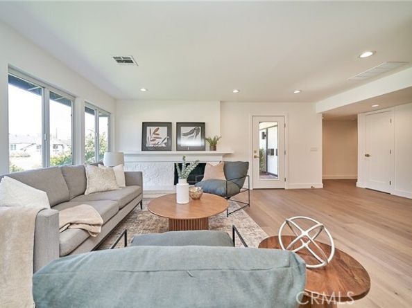 9604 Swinton, North Hills (los Angeles) CA 91343