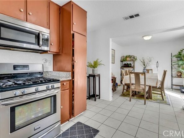 9155 Cedros Avenue 12, Panorama City (los Angeles) CA 91402
