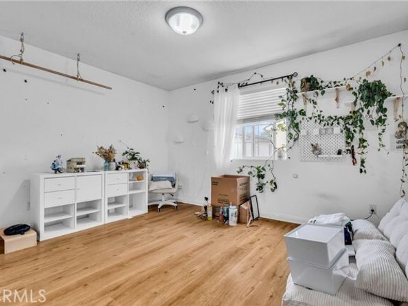 9155 Cedros Avenue 12, Panorama City (los Angeles) CA 91402