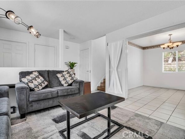 9155 Cedros Avenue 12, Panorama City (los Angeles) CA 91402