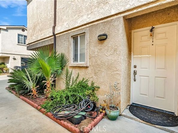 9155 Cedros Avenue 12, Panorama City (los Angeles) CA 91402