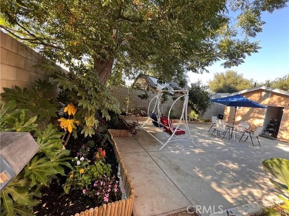 7327 N Loma Verde, Canoga Park (los Angeles) CA 91303