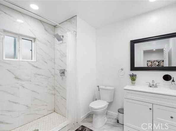7327 N Loma Verde, Canoga Park (los Angeles) CA 91303